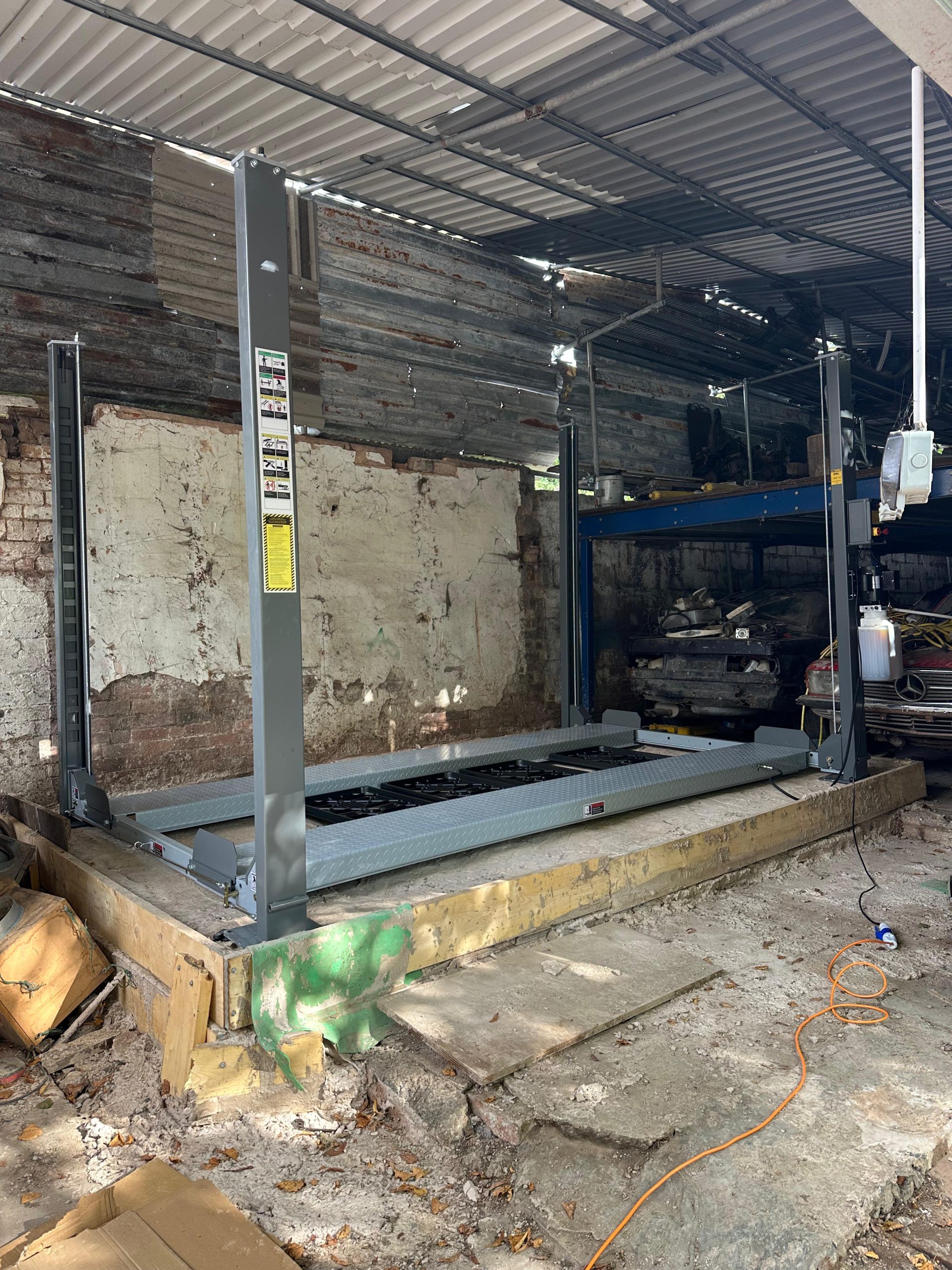 XLT 4 Post Lift – Manual Release