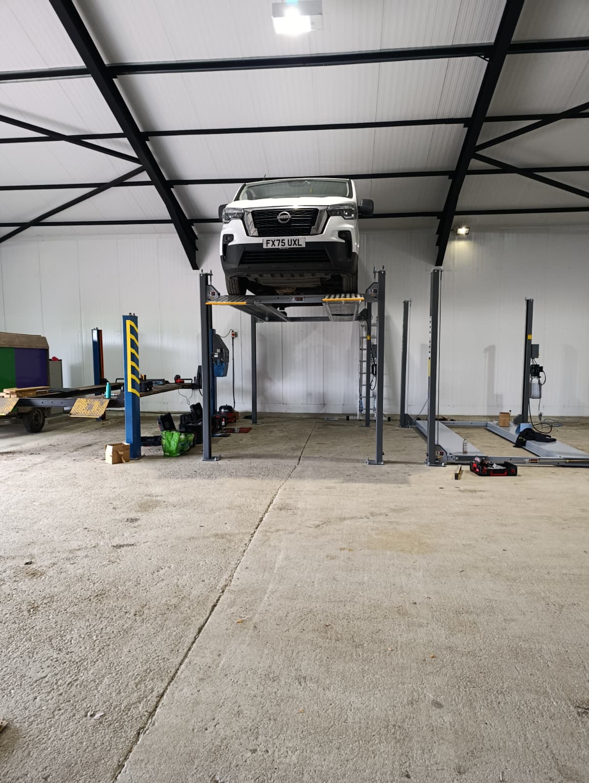 XLT 4 Post Lift – Manual Release
