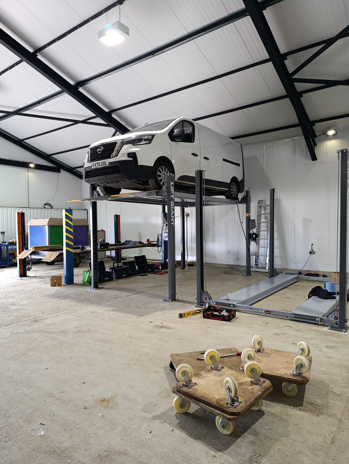 XLT 4 Post Lift – Manual Release