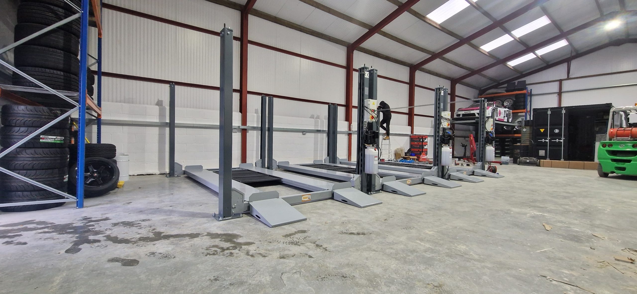 Standard 4 Post Car Lift With Manual Release