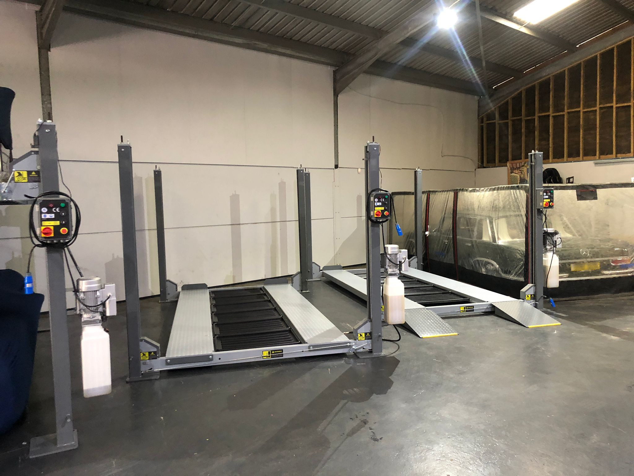 Standard 4 Post Car Lift With Manual Release