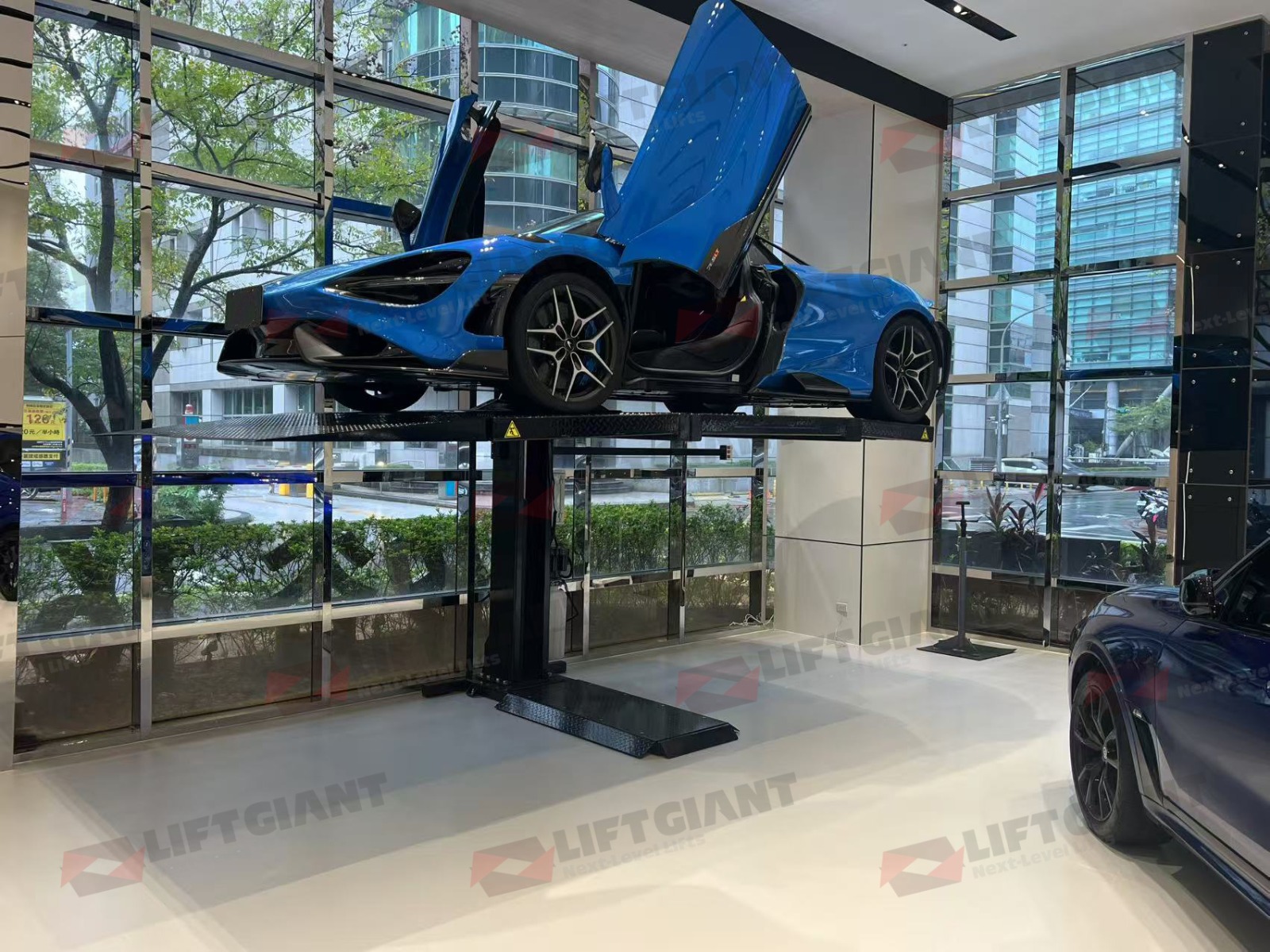 Single Post Parking Lift – 2,000kg Car Stacker